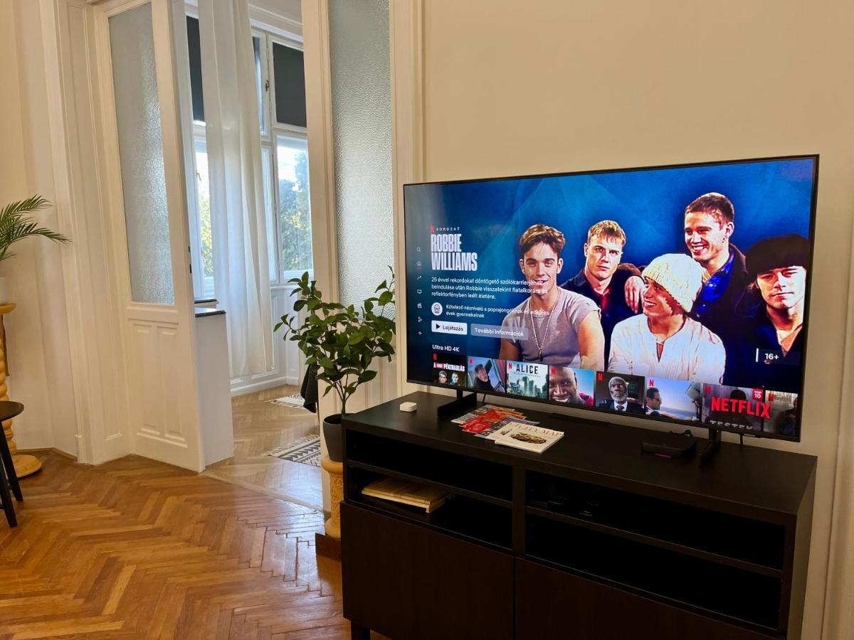 Hillside Luxury Residence Budapest With Free Garage Exteriör bild